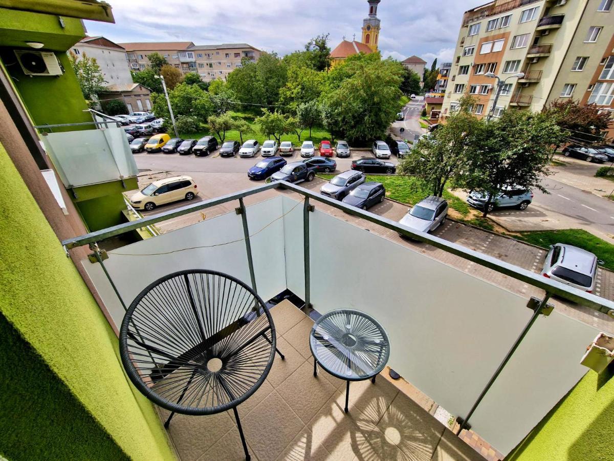 Prima Residence Apartment Oradea Bagian luar foto