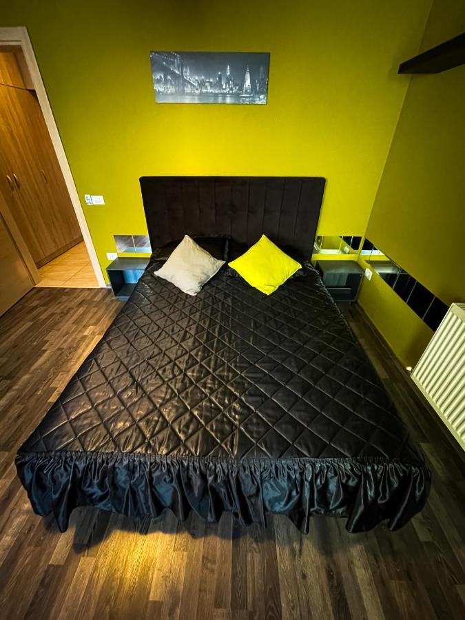 Prima Residence Apartment Oradea Bagian luar foto